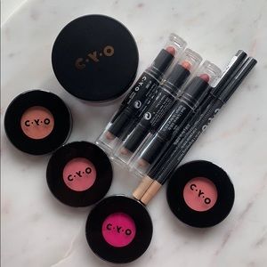 CYO bundle (blushes & highlighter)